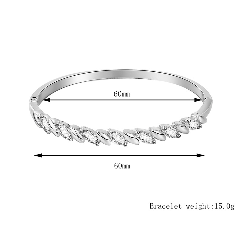 Hot Spot Wholesale Fashion New Alloy Bracelet Personality Simple Zircon Micro-inlaid Bracelet Wholesale Nihaojewelry display picture 2
