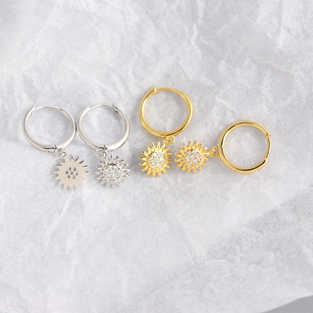 1 Pair Quantity 1 Pair 925 Sterling Silver Zircon Flower Earrings