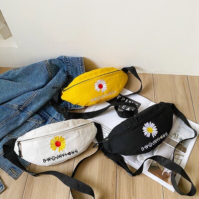 批发帆布小雏菊包包女新款韩国时尚流行胸包ins少女百搭斜挎腰包