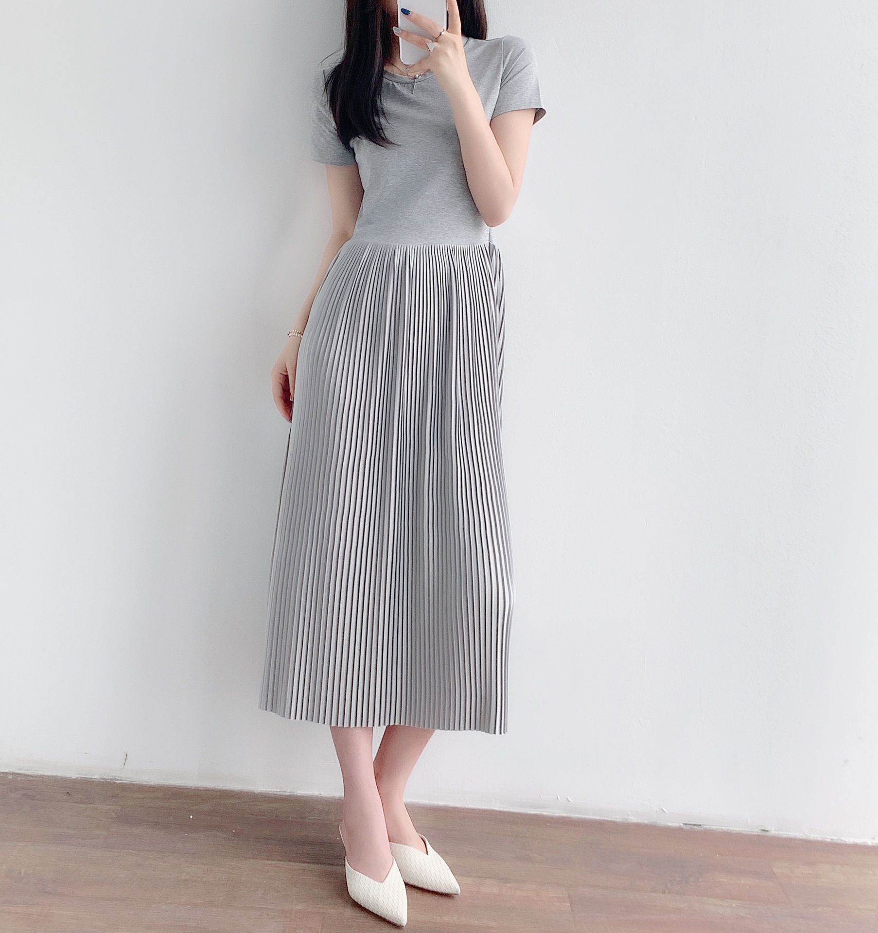 气质连衣裙女2021夏季新款针织拼接百褶长裙打底小黑裙短袖女装