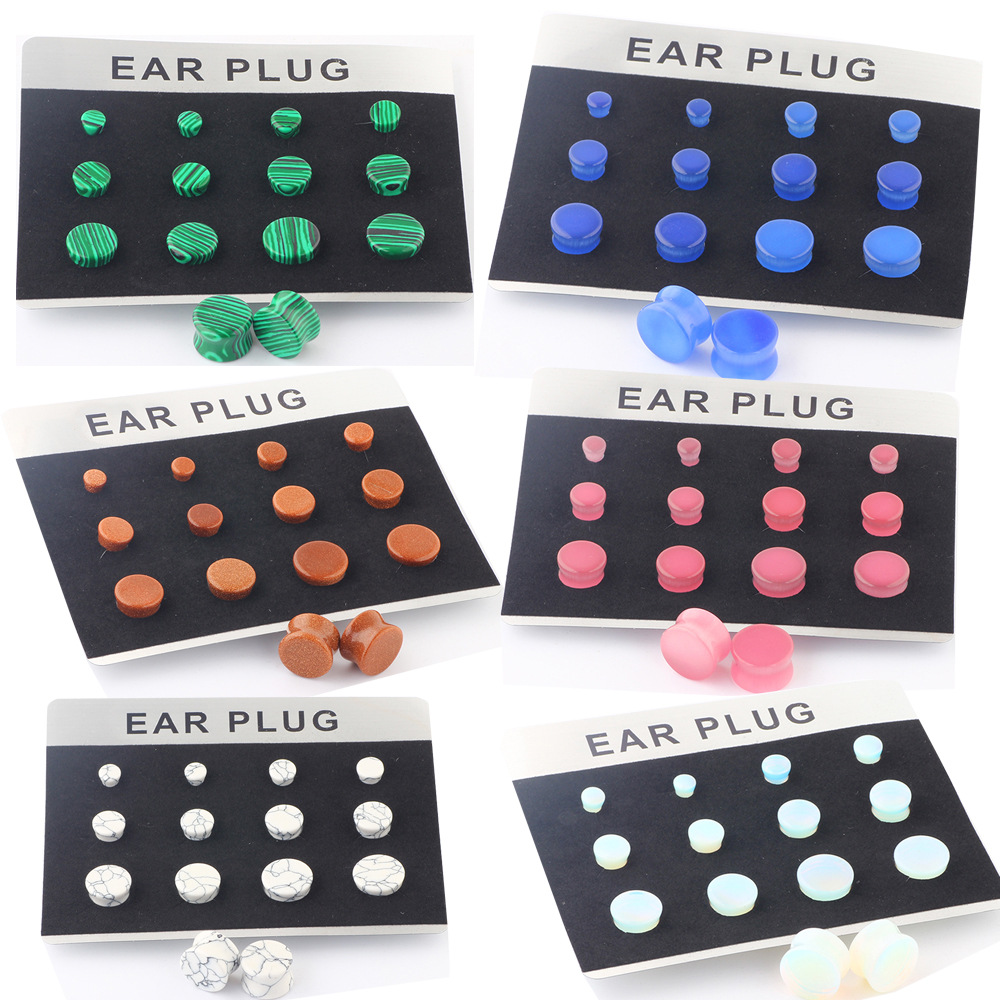 16G labret stud size and finish detail