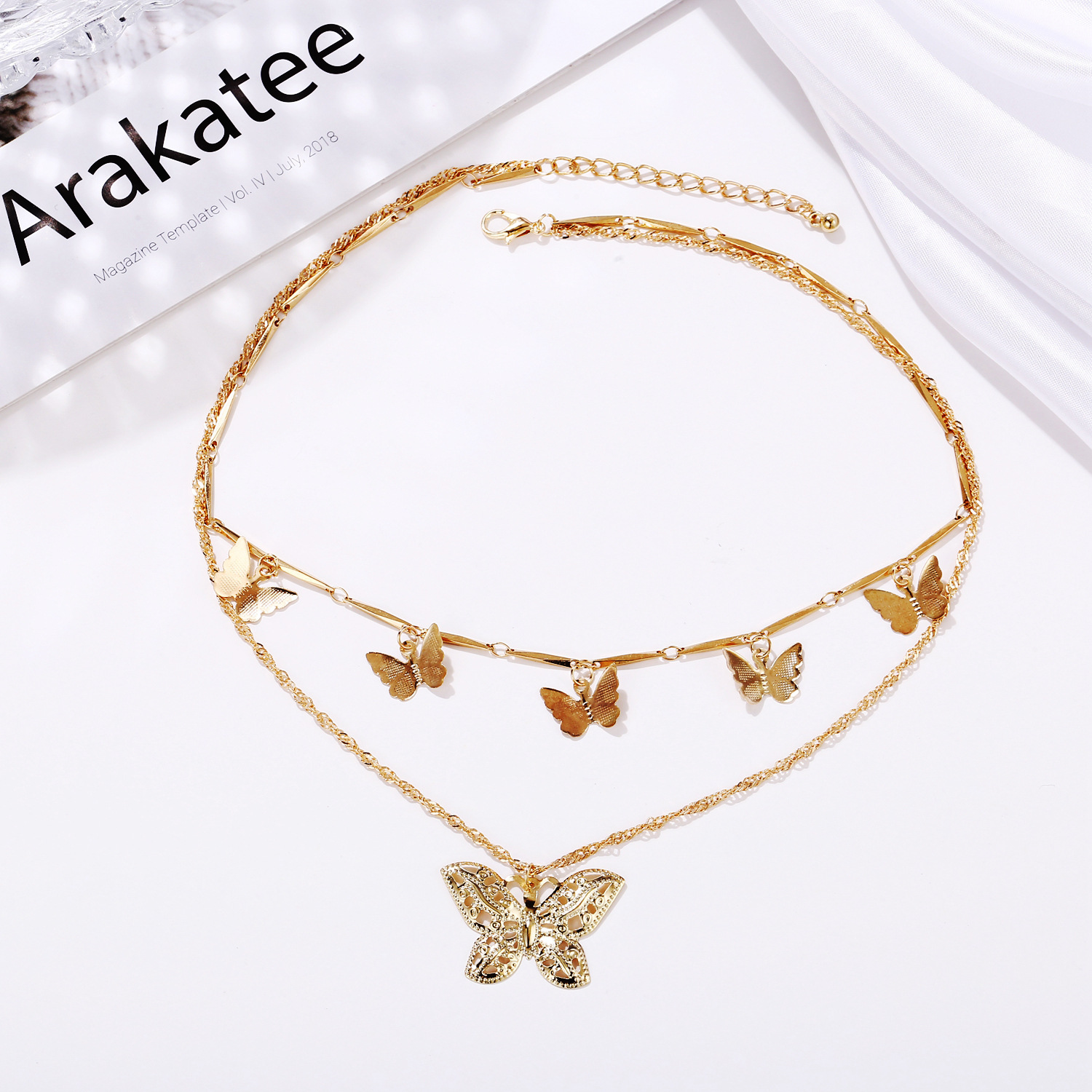 50700 Mode Coréenne Européen Et Américain Nouveau Papillon Pendentif Multi-couche Collier Creative Rétro Or Alliage Double-couche Collier display picture 4