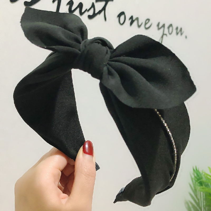 Korean Bow Creative High-end Hair Accessories Korean Rhinestone Headband Wide Edge Non-slip Fabric Hair Hoop Women display picture 2