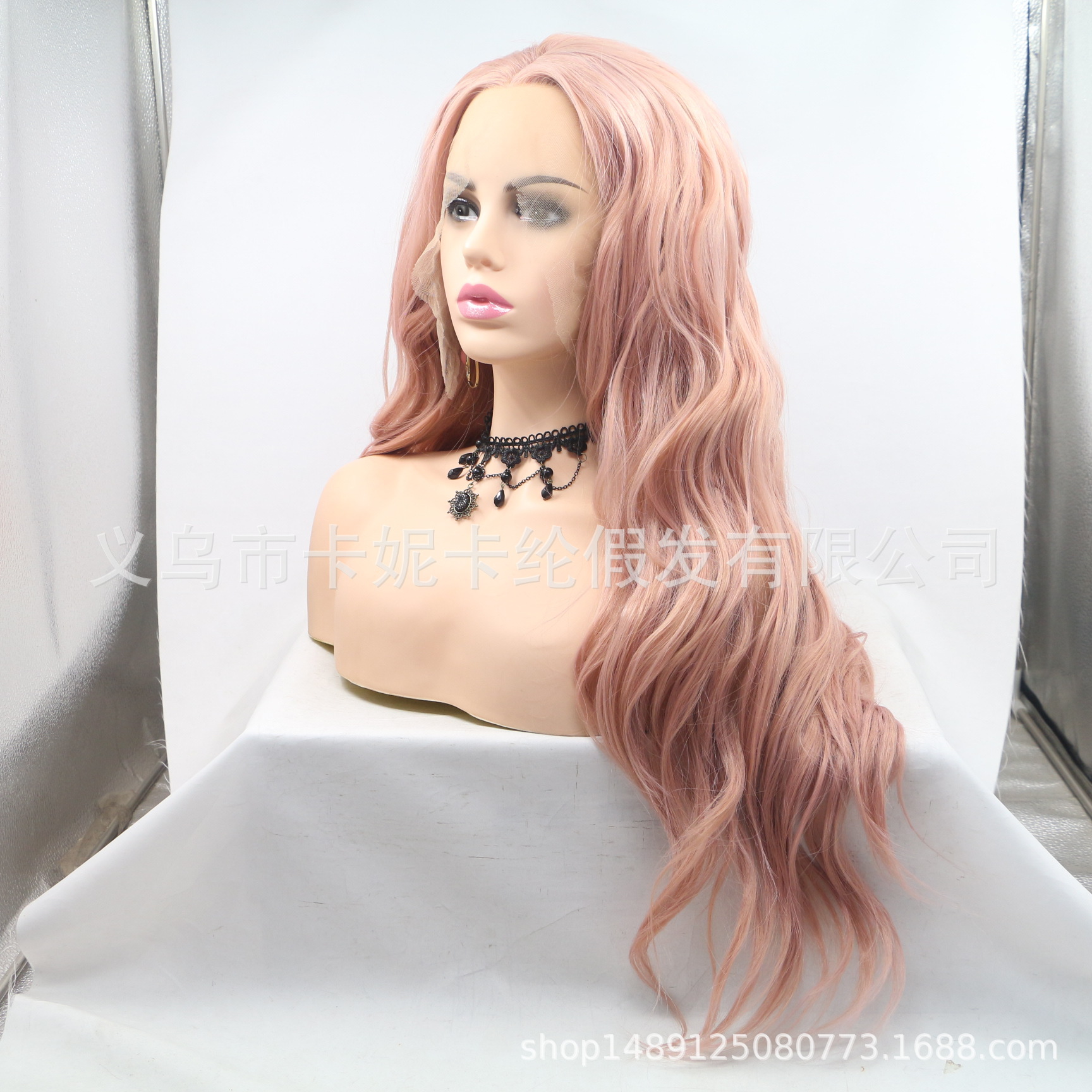 Europa y América de moda cabello largo rizado fibra química pelucón de cabello de mujer al por mayor encaje de cabello