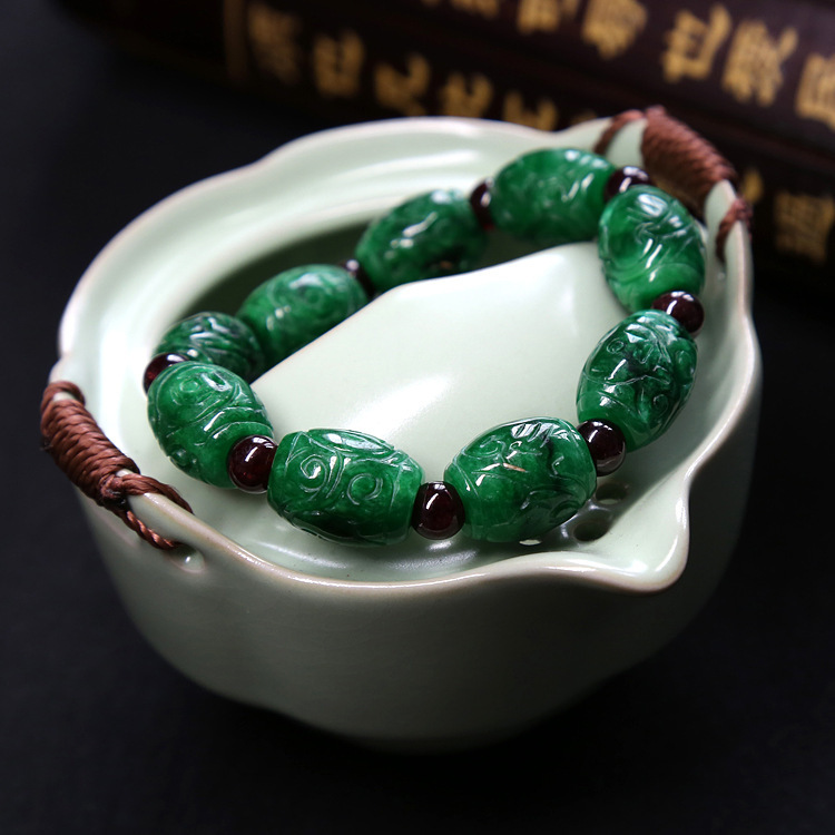 Natural jade A cargo jade bracelet full color dry green iron dragon emerald carved road road lead bracelet wholesale