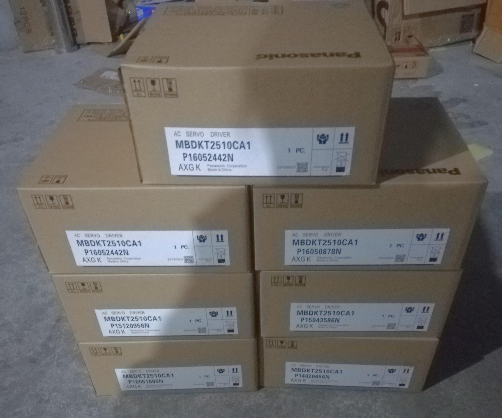 全新750W松下伺服电机MSMD082P1U/MSMD082P1C 质保一年 议价