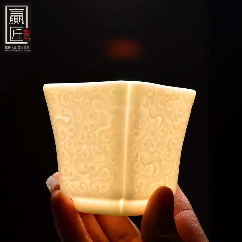 Winjiang Dehua famoso maestro hecho a mano blanca porcelana Kung Fu taza de té Xiangyun cuadrado maestro taza grande taza de alivio de cerámica