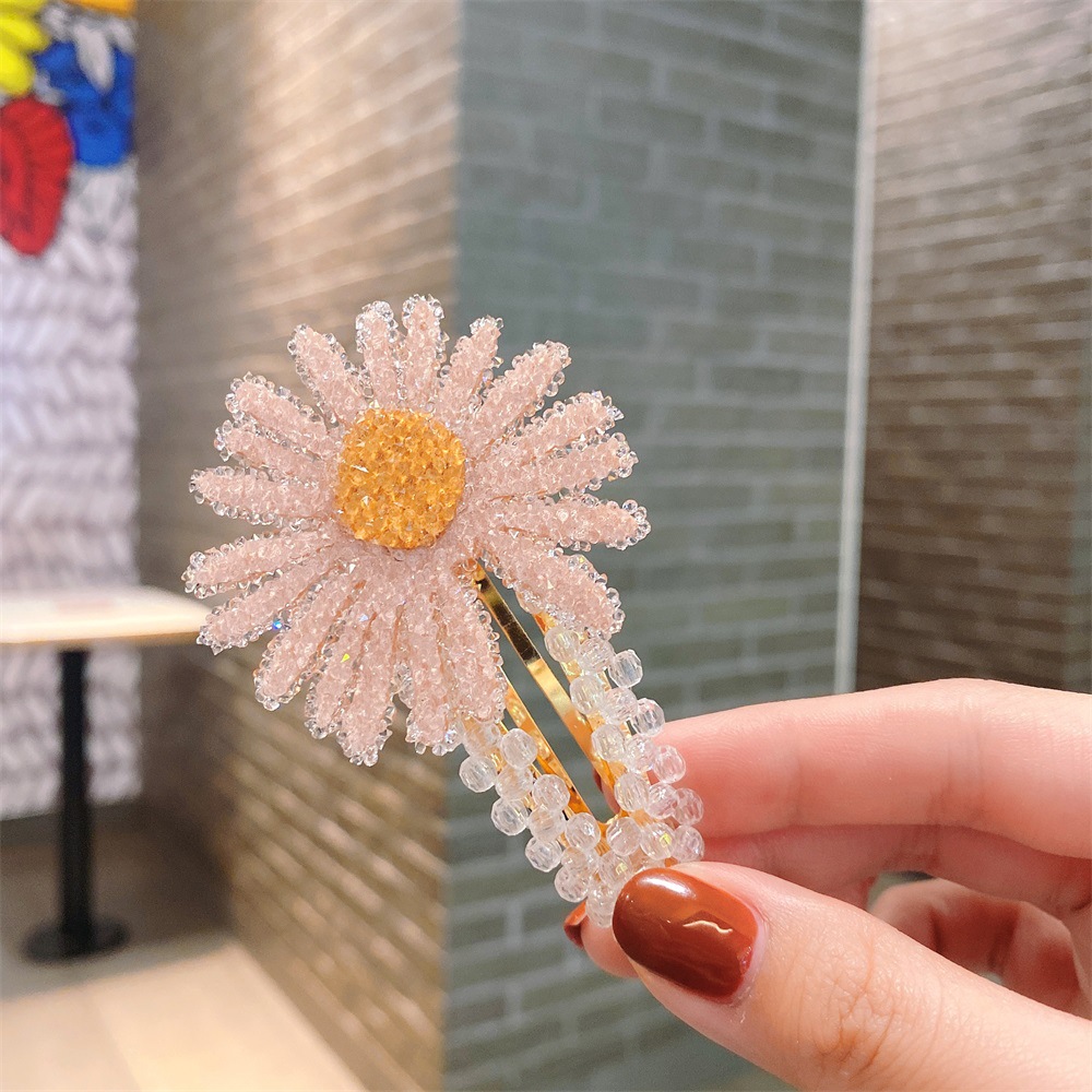 Korean Style Crystal Small Daisy Hair Clip display picture 6
