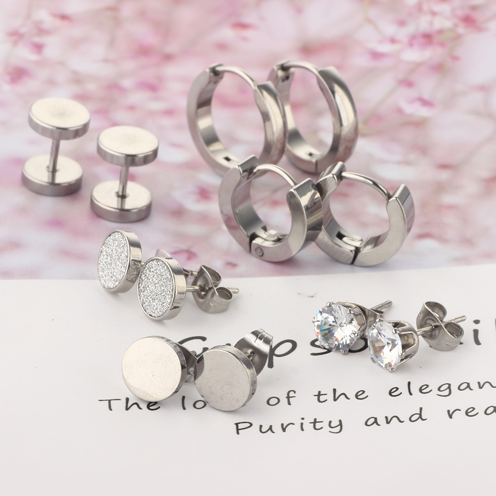 Labret piercing jewelry detail image