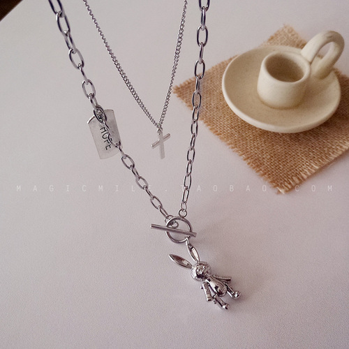 Rabbit Hip-Hop Necklace for Women, Unique Design Sensory Sweatshirt Chain, Lockchain, Trendy Long Length, Simple and Versatile Fashion Accessory