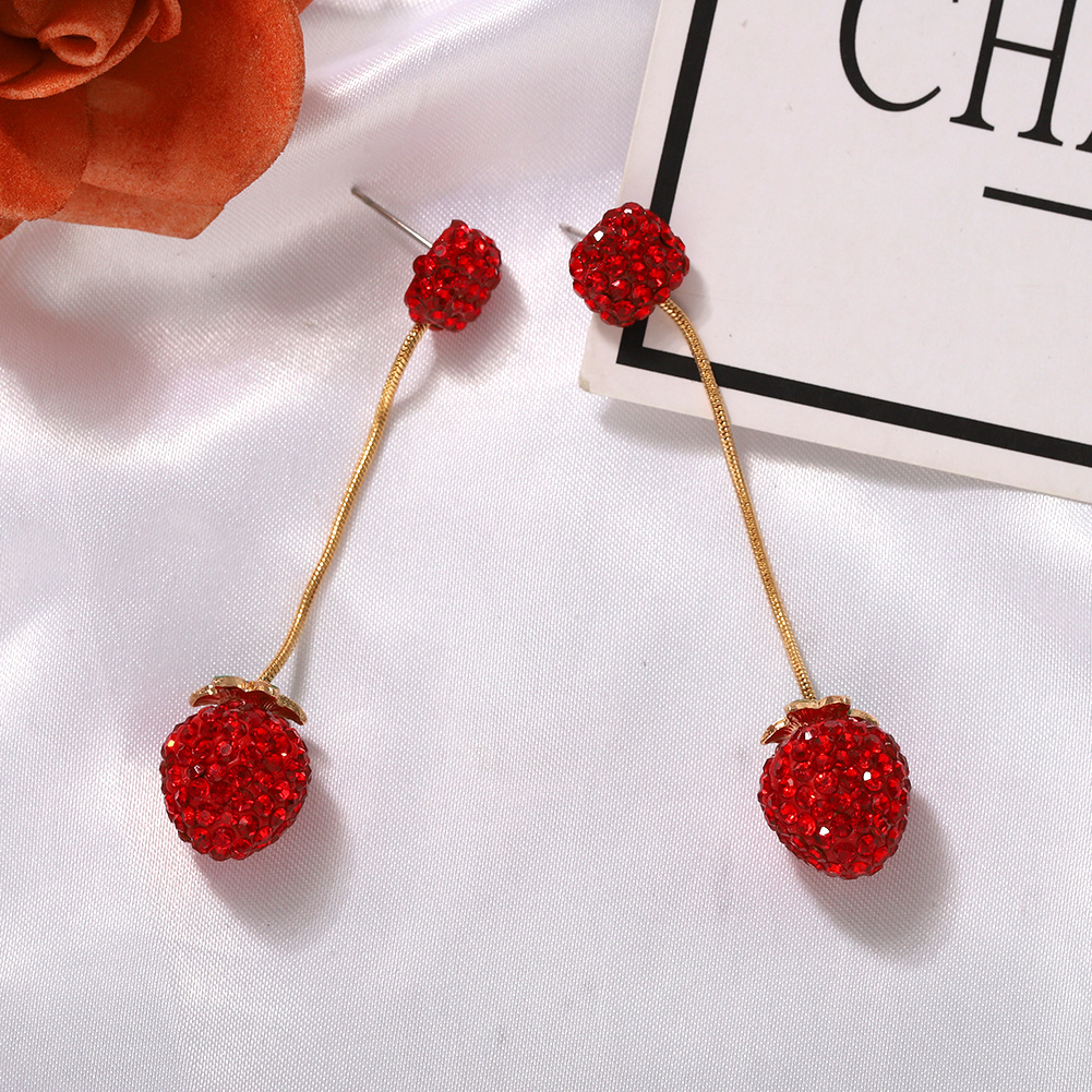 New Diamond Long Strawberry Earrings Female New Fashion Sweet Cute Earrings display picture 4