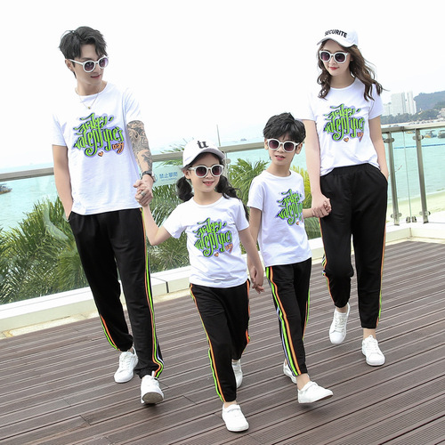Spring and summer parent-child wear, short-sleeved black trousers, family of three, mother, daughter, father and son, casual sports suits, plus size