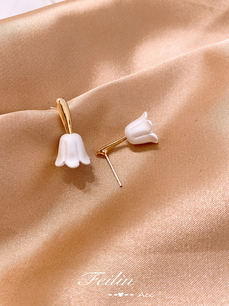 Simple And Small Flower Pure Silver New Trendy Stud Earrings Hot-saling Wholesale display picture 10