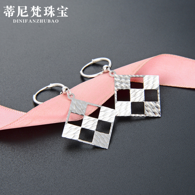 Japonés y coreano s925 pendientes de plata ins estilo simple todo partido cuadrado Plaid pendientes moda plata pendientes fuente fábrica