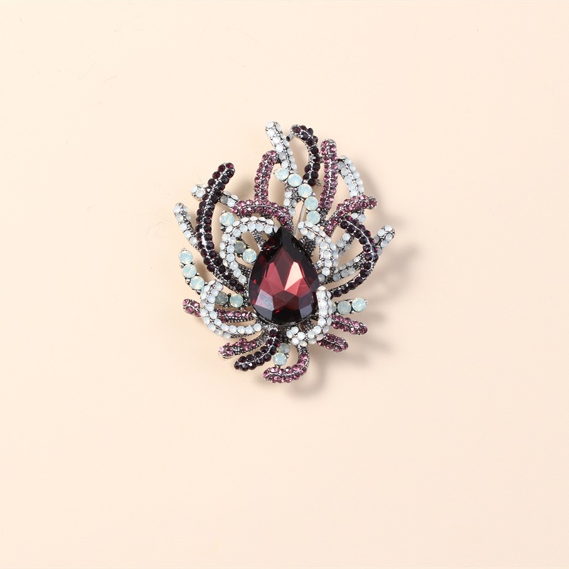 Fashion  Creative Exaggerated Crystal Diamond Brooch display picture 14