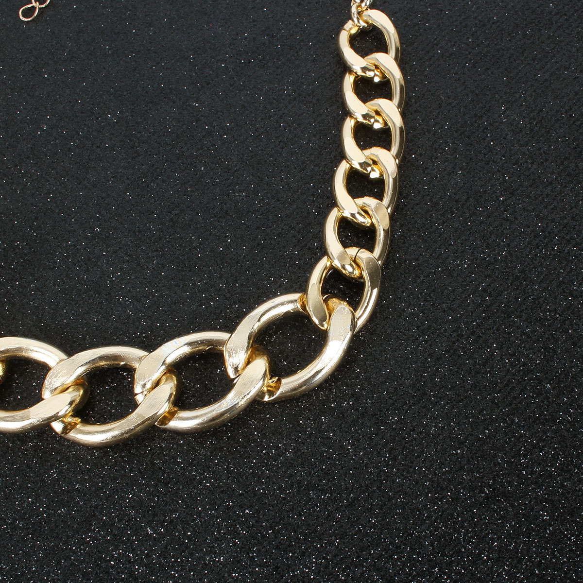Fashion  New Wild Metal Texture Exaggerated Thick Necklace Clavicle Chain Nihaojewelry Wholesale display picture 2