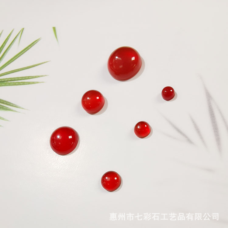 [Rote Achat Ringfassung] Halbkugelförmige rote Perlenform Ringfassung, ovaler Chalcedon loser Edelstein für DIY-Schmuckherstellung.