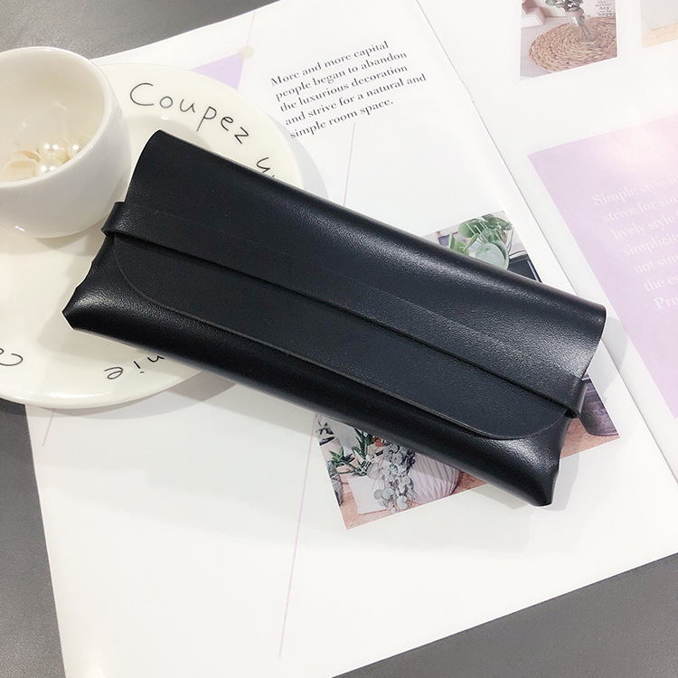 Leather Handmade Glasses Case Durable Portable Cassette Sunglasses Case Pvc Leather Eyeglasses Glasses Soft Bag Wholesale display picture 4