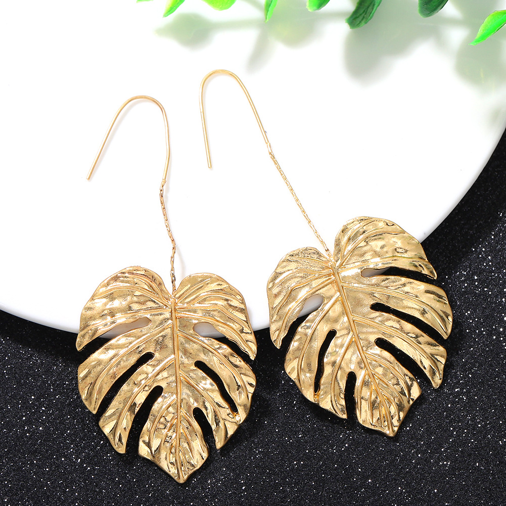 Fashion Metal Leaf Earrings Personality Punk Leaf Creative Fashion Earrings Simple Texture Earrings Wholesale Nihaojewelry display picture 4