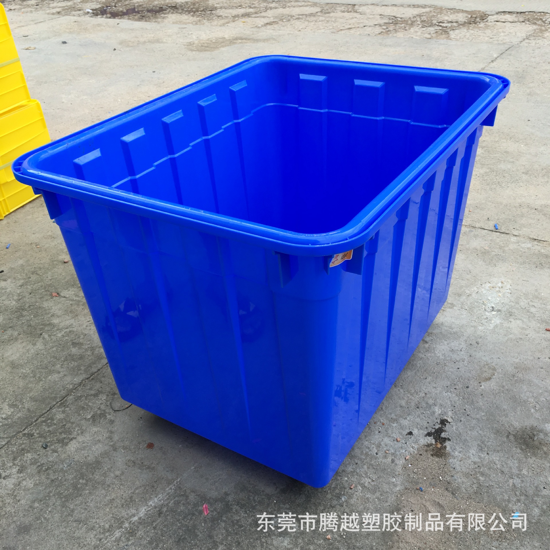 东莞厂家供应白色带轮塑胶框300升/400升/600升光滑塑料箱