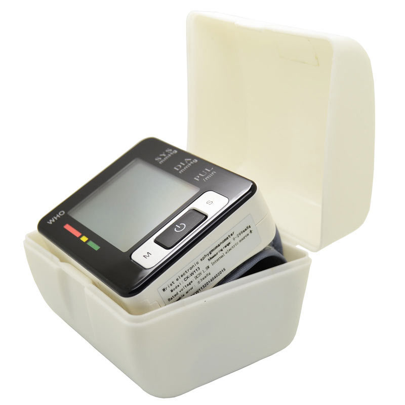 外贸出口电子血压计手腕式家用血压测量仪英文血压表亚马逊血压仪