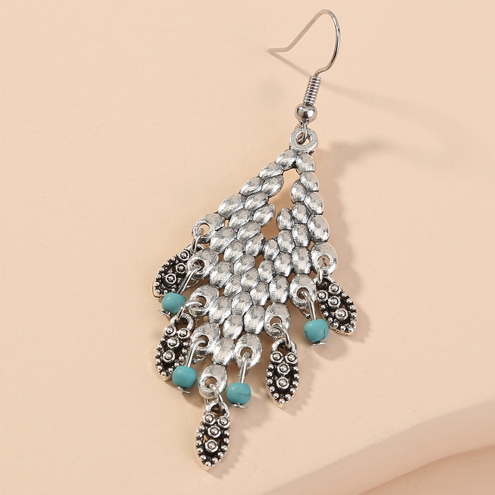 Retro Diamond-shaped Tassel Droplets Earrings display picture 2