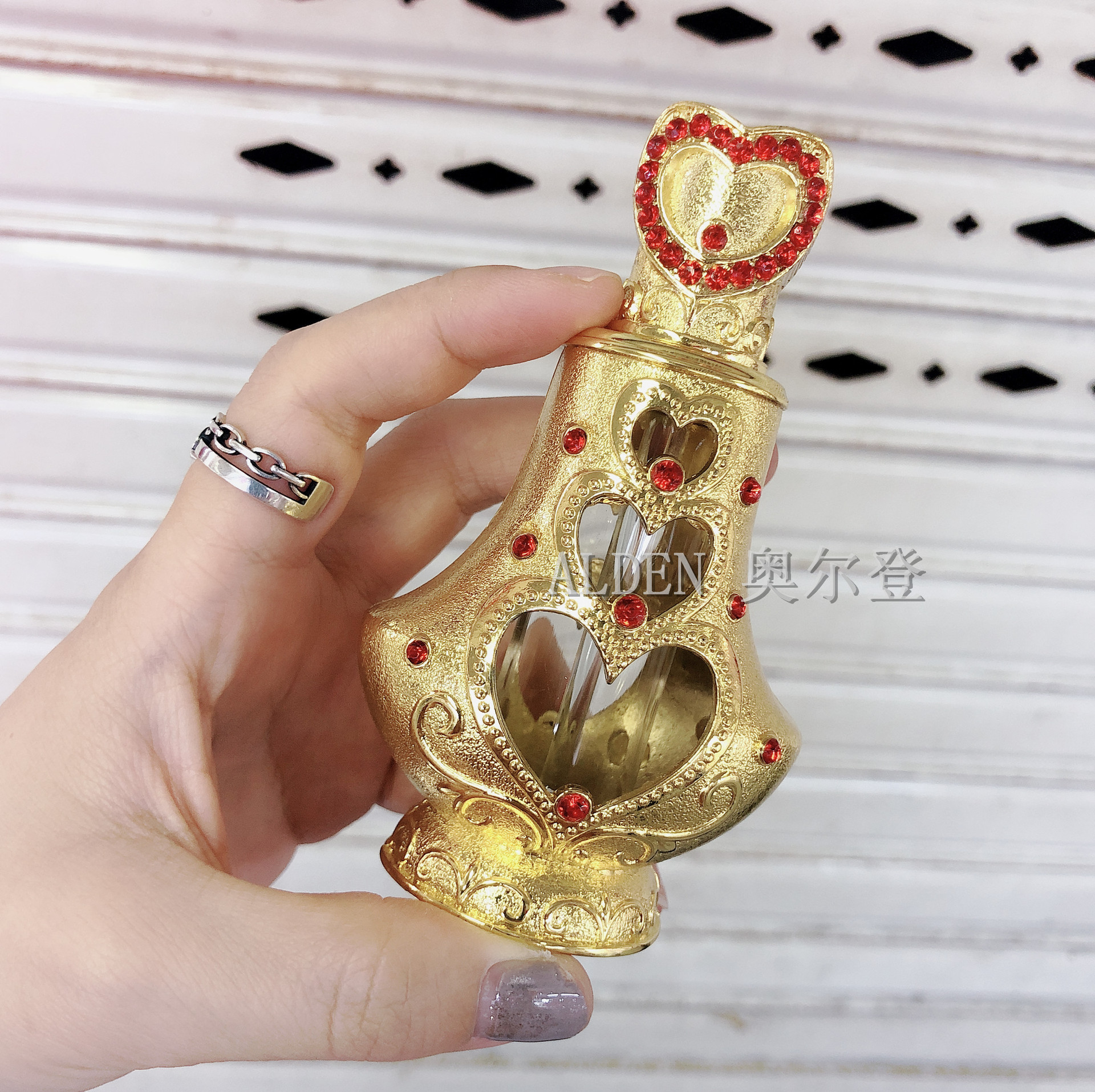 Middle East Dubai diamond-encrusted essential oil bottle straight tube sub-bottle love perfume empty bottle detail image 2