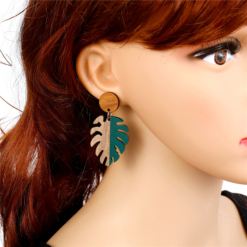 Fashion Hollow Leaf Wood  Retro  Wood Resin Earrings For Women display picture 2