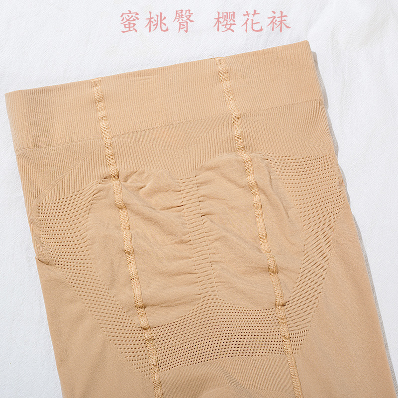 14119961235_821139855