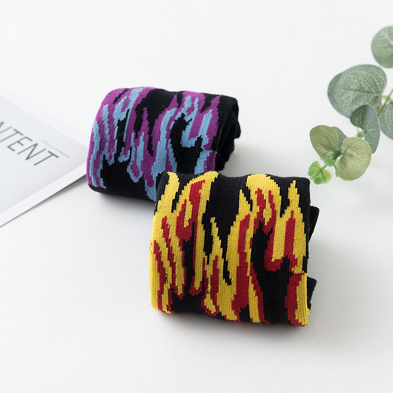2025d Trendy Harajuku Style Purple Flame Mid-Calf Cotton For Men And Couples Street Skateboard Socks_voghion.com