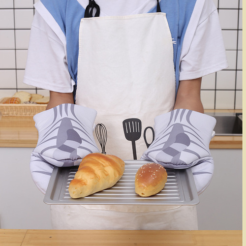Cross-border household kitchen heat-insulating gloves oven baking gloves heat-resistant anti-scald microwave gloves polyester gloves