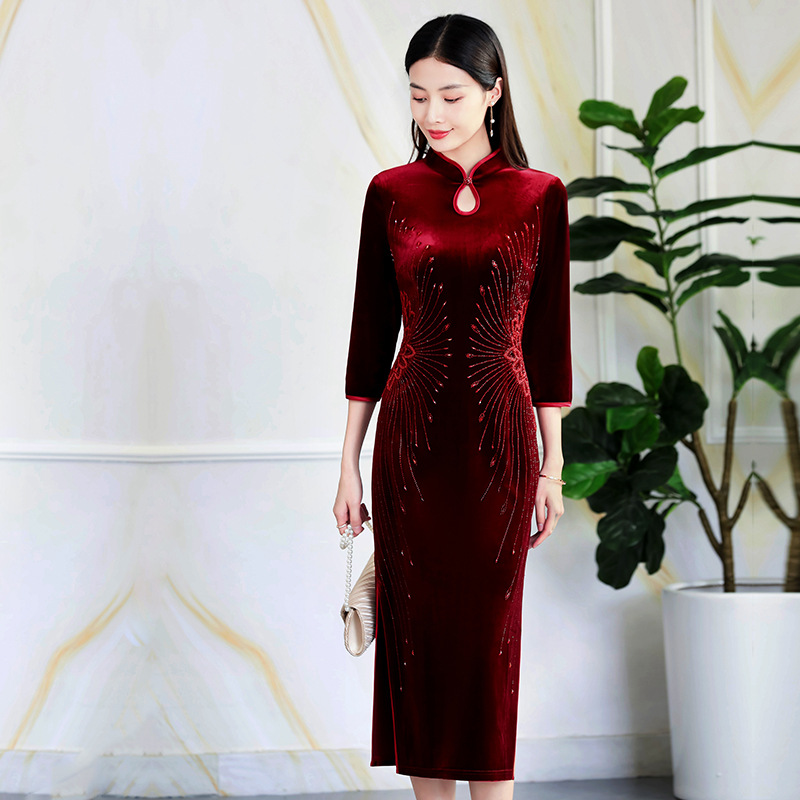 广州厂家批发旗袍中年女婚礼妈妈礼服大码喜婆婆婚宴装红色金丝绒