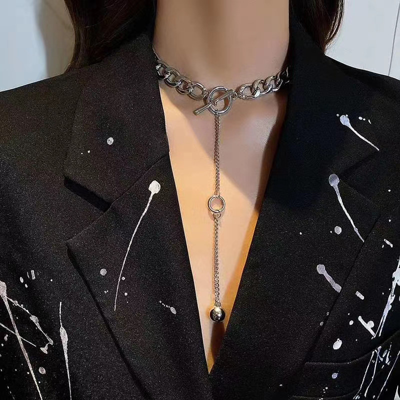 Metal Thick Chain Ot Buckle Tassel Exaggerated Collar Necklace display picture 1