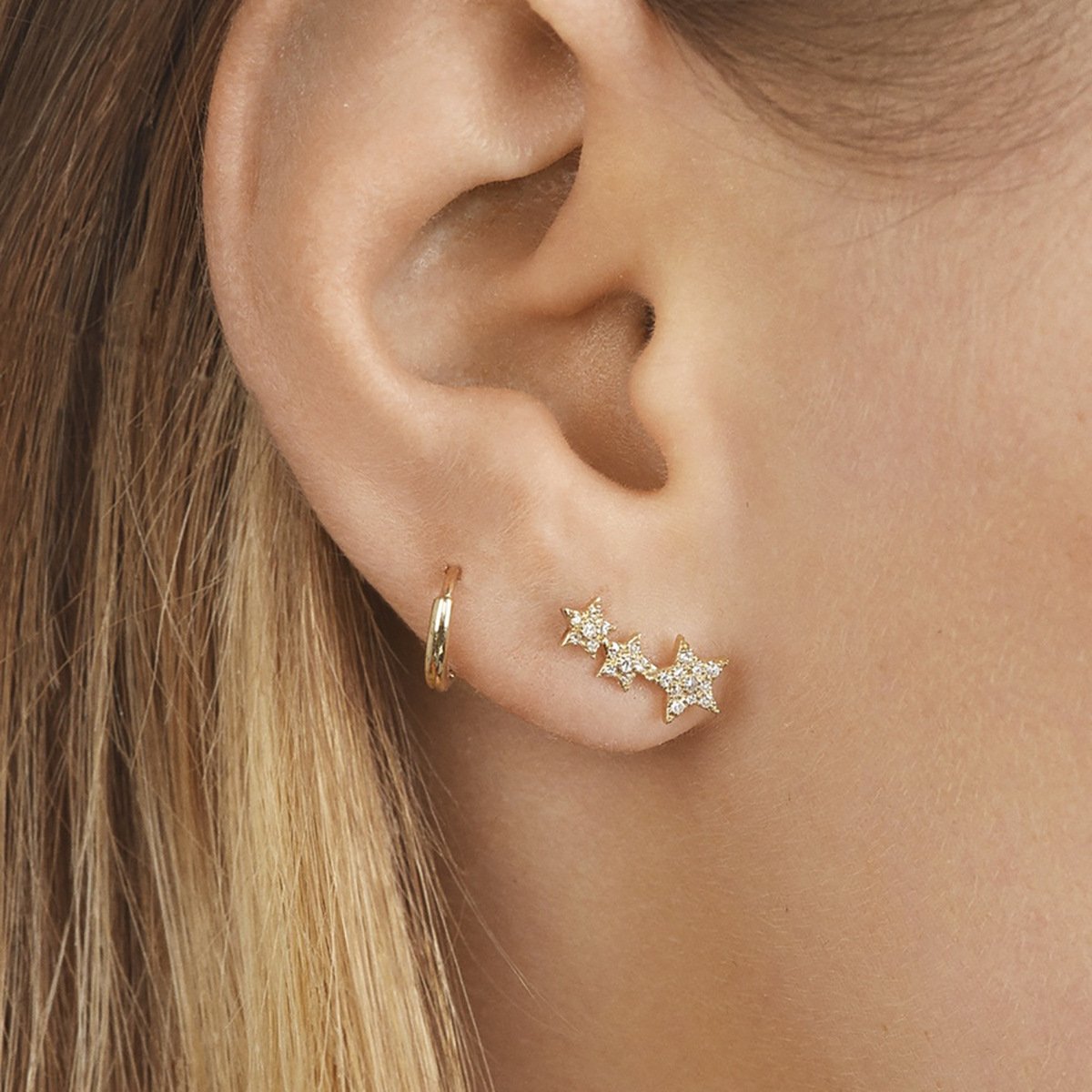 2021 Neue Persönlichkeit Koreanische Mode Helle Volle Diamant Kleine Stern Anhänger Ohrringe Kleine Frische Ohrringe Hersteller Großhandel display picture 1