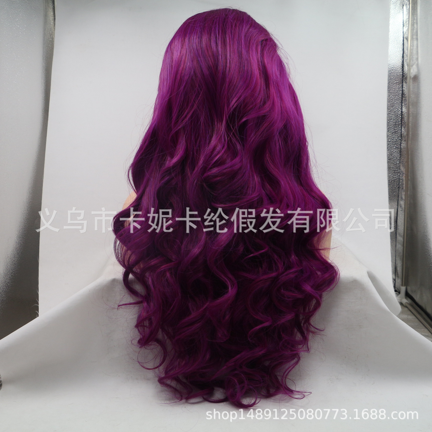 Europa y América de moda cabello largo rizado fibra química pelucón de cabello de mujer al por mayor encaje de cabello