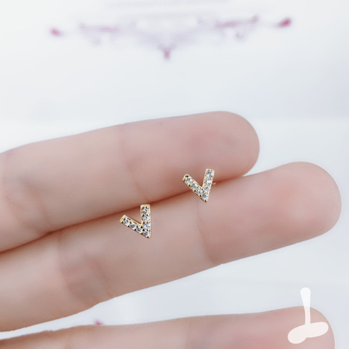 Stall 925 silver needle earrings, unique design sense, one-week earrings, minimalist and small, diamond gold earrings, collection of 21