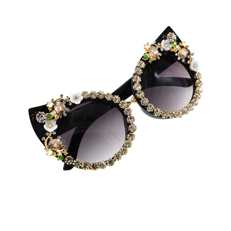 Fashion New  Personality Korean  Diamond Cat Eyes Uv Protection Fashion Wild Carved Baroque Sunglasses Sunglasses Nihaojewelry Wholesale display picture 8