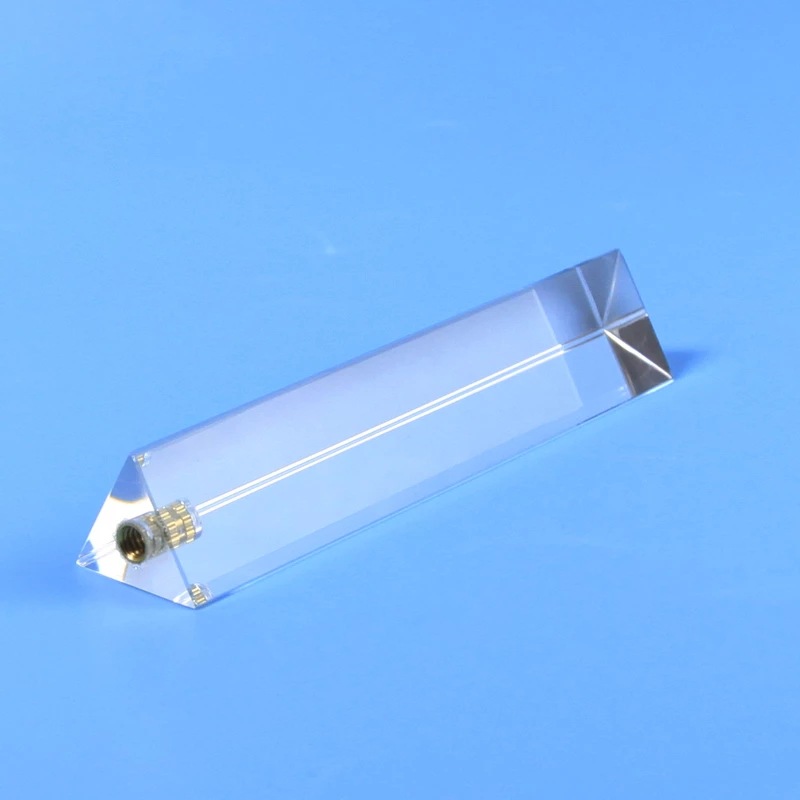 Crystbal-Glass-triangular-pris