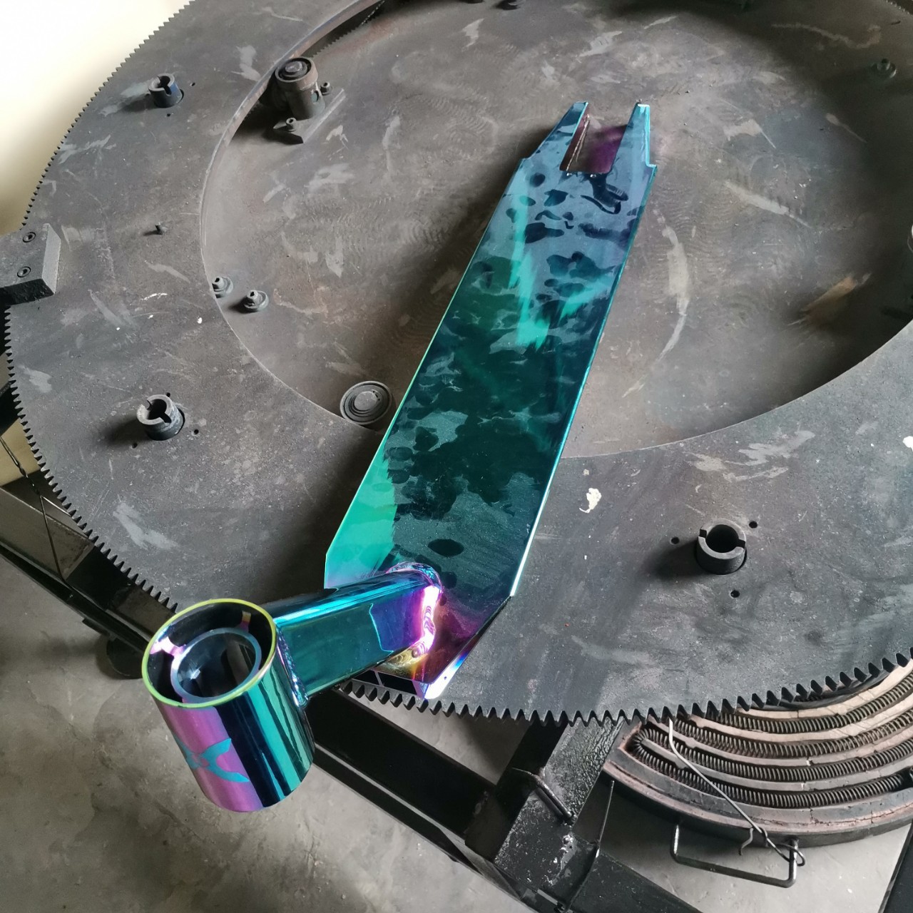 二手真空离子镀设备 电动平衡车滑板车面板镀蓝彩幻彩真空电镀机