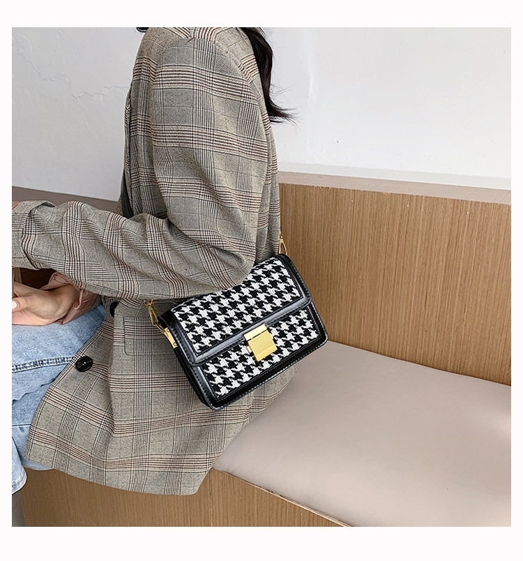 New Trendy Fashion Plaid All-match  Shoulder Messenger Bag display picture 1