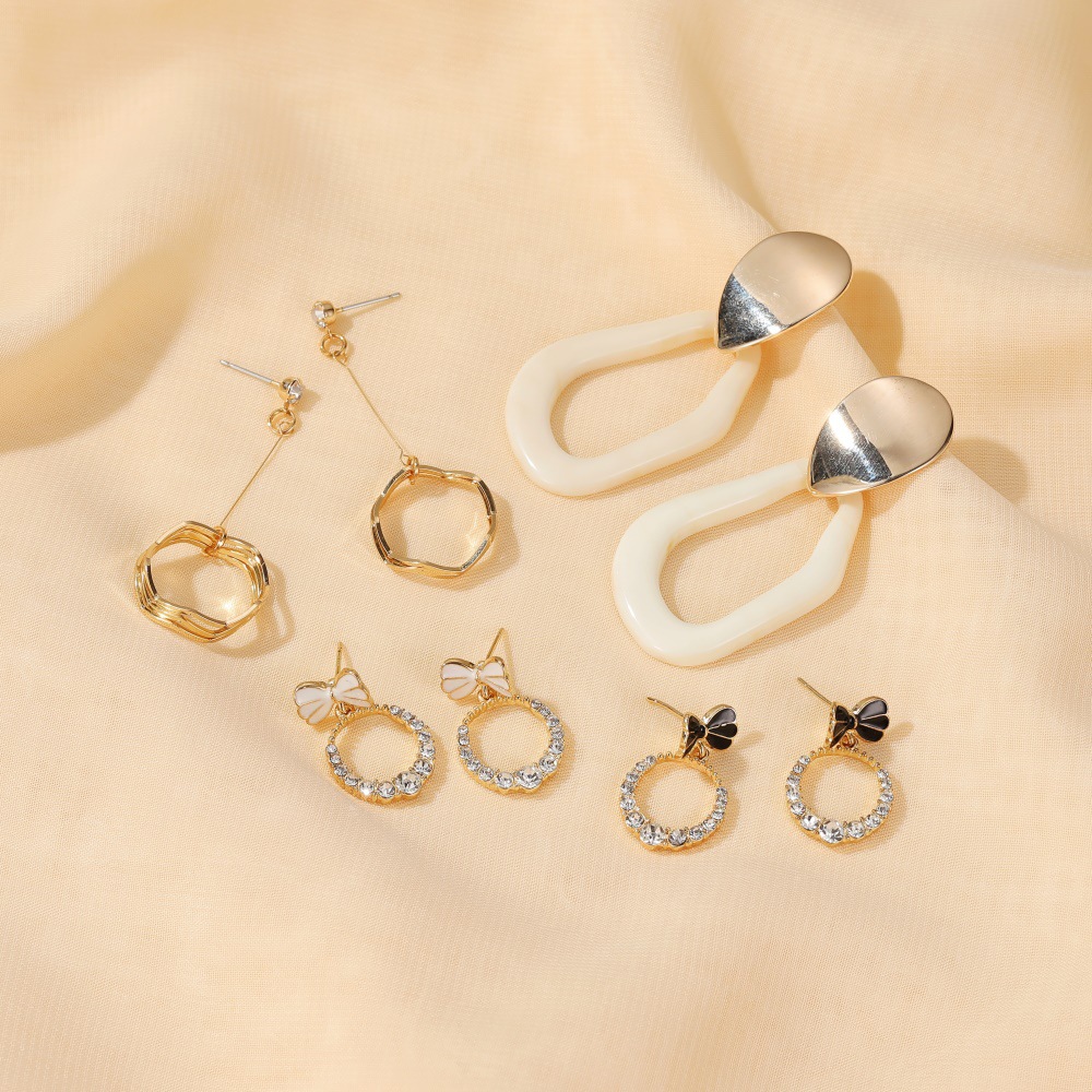 S925 Argent Aiguille Simple Boucles D&#39;oreilles D&#39;opale Géométrique Doux Gland Boucles D&#39;oreilles Hypoallergéniques En Gros Nihaojewelry display picture 5