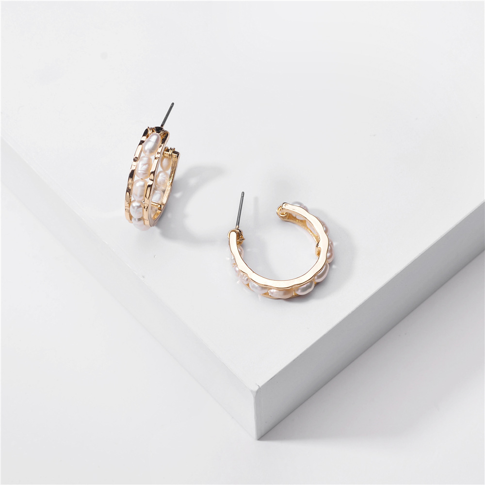 Mode Grand-nom Bijoux Métal Naturel Eau Douce Perle Enroulement Boucle D&#39;oreille En Gros Nihaojewelry display picture 1