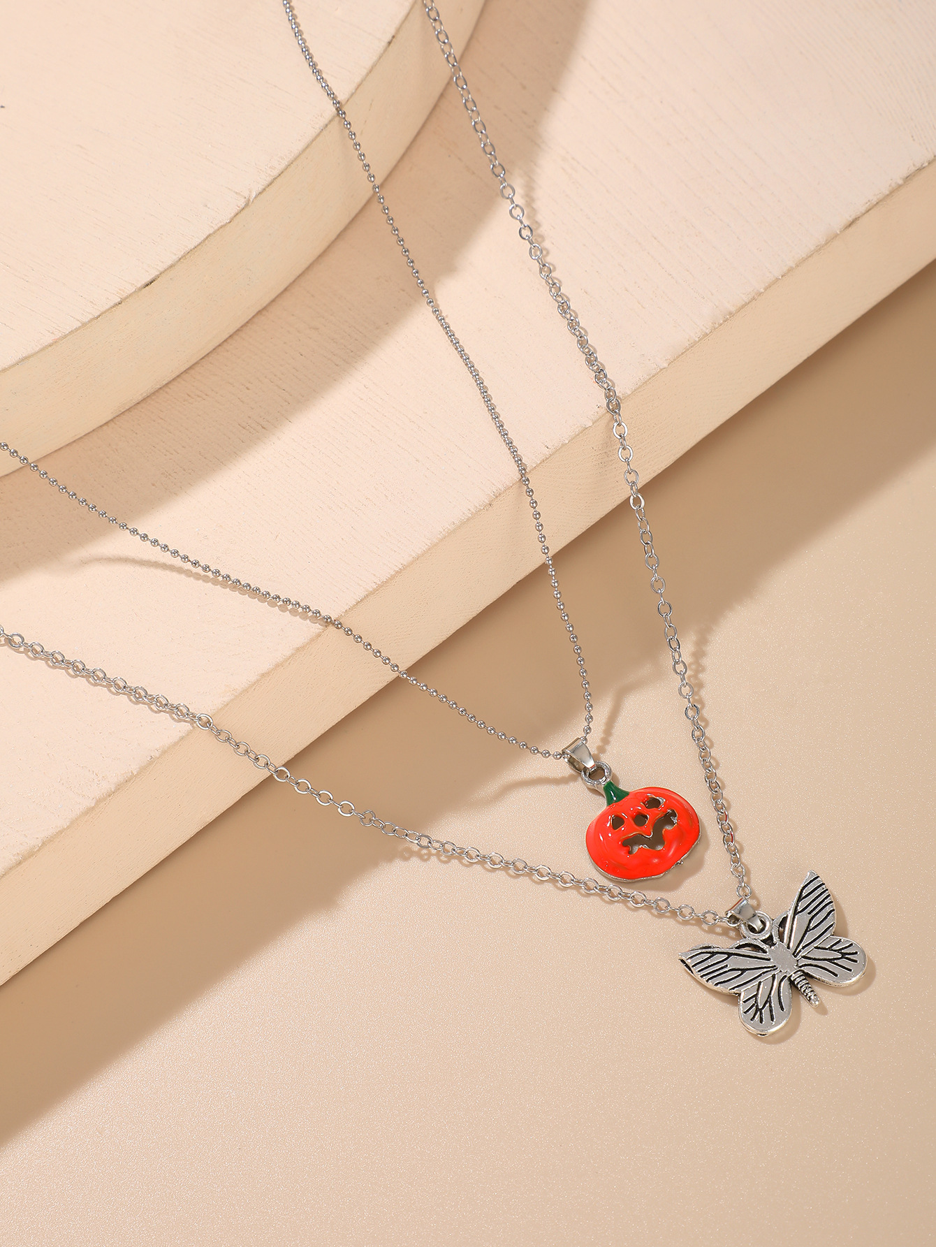 Halloween Lustige Kürbisgeisterfledermaus Schmetterling Anhänger Frauen Halskette Großhandel display picture 1