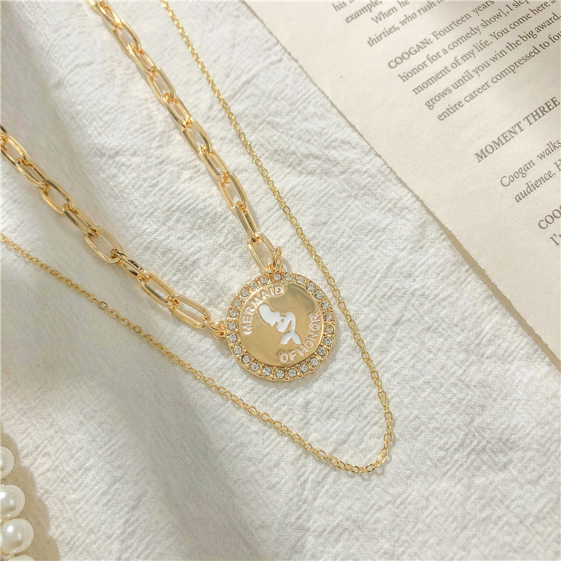 Einfache Diamantbuchstabe Meerjungfrau Runde Anhänger Halskette display picture 3