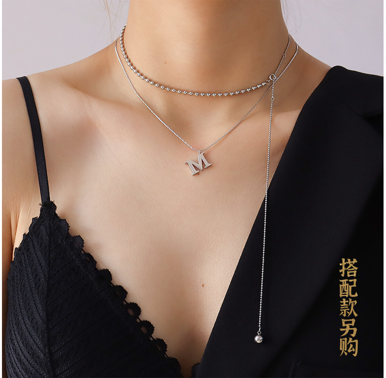 Hammer Square Pattern Superfine Clavicle Chain M English Letter Necklace display picture 9