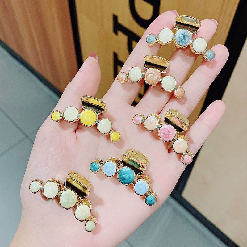 Fashion  New Metal Color Flow Sofa Card Clip For Women Top Clip Bangs Clip Sweet Hair Accessories Nihaojewelry display picture 2