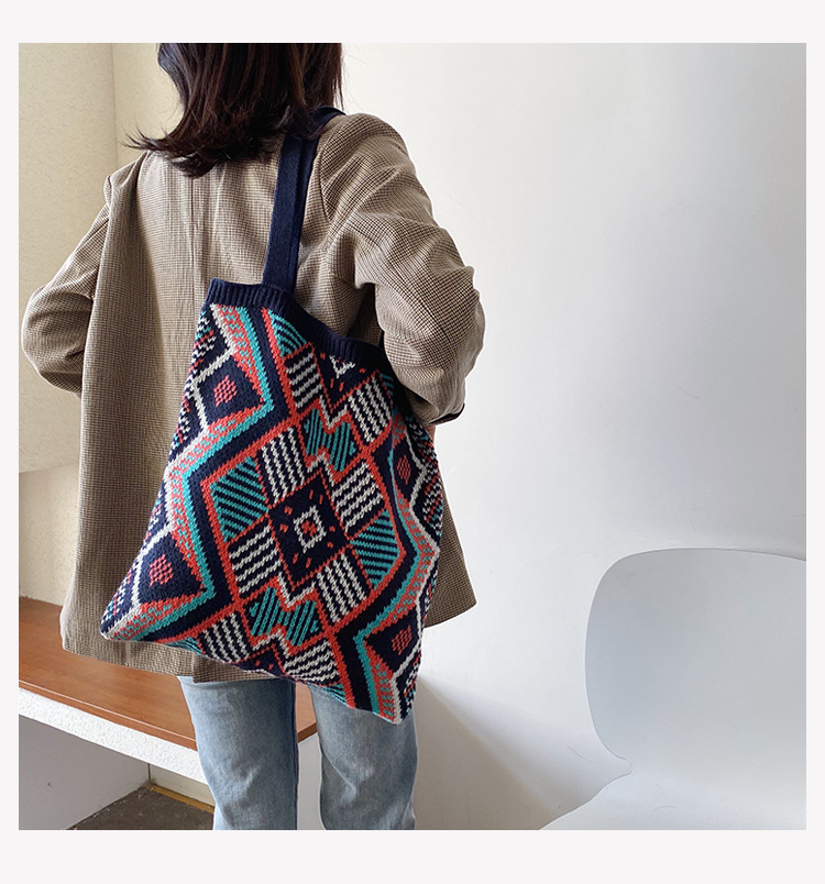 Women's Ethnic Style Color Block Knit Shopping Bags display picture 4