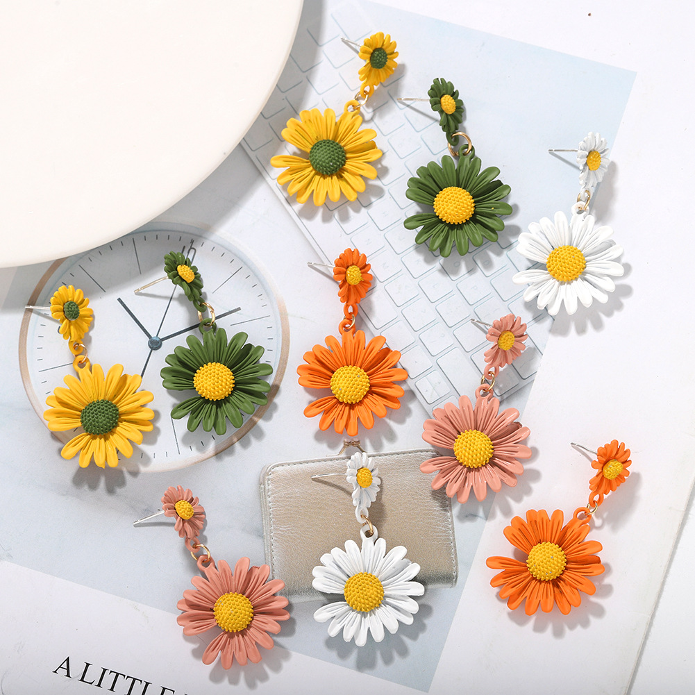 New Fashion Bridal Flower Daisy Sweet Earrings For Women display picture 3