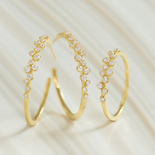 ahka*�ﶬ���aϵ���¿� 9K��С¶���Wҫ��â�ʯ��ָŮ