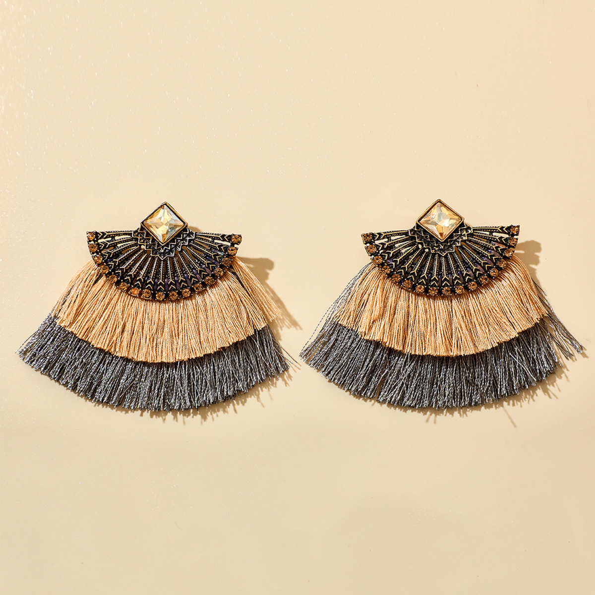 Acrylic Diamond Fan-shaped Tassel Earrings Retro Trend Earrings Bohemian National Style Wholesale Nihaojewelry display picture 2